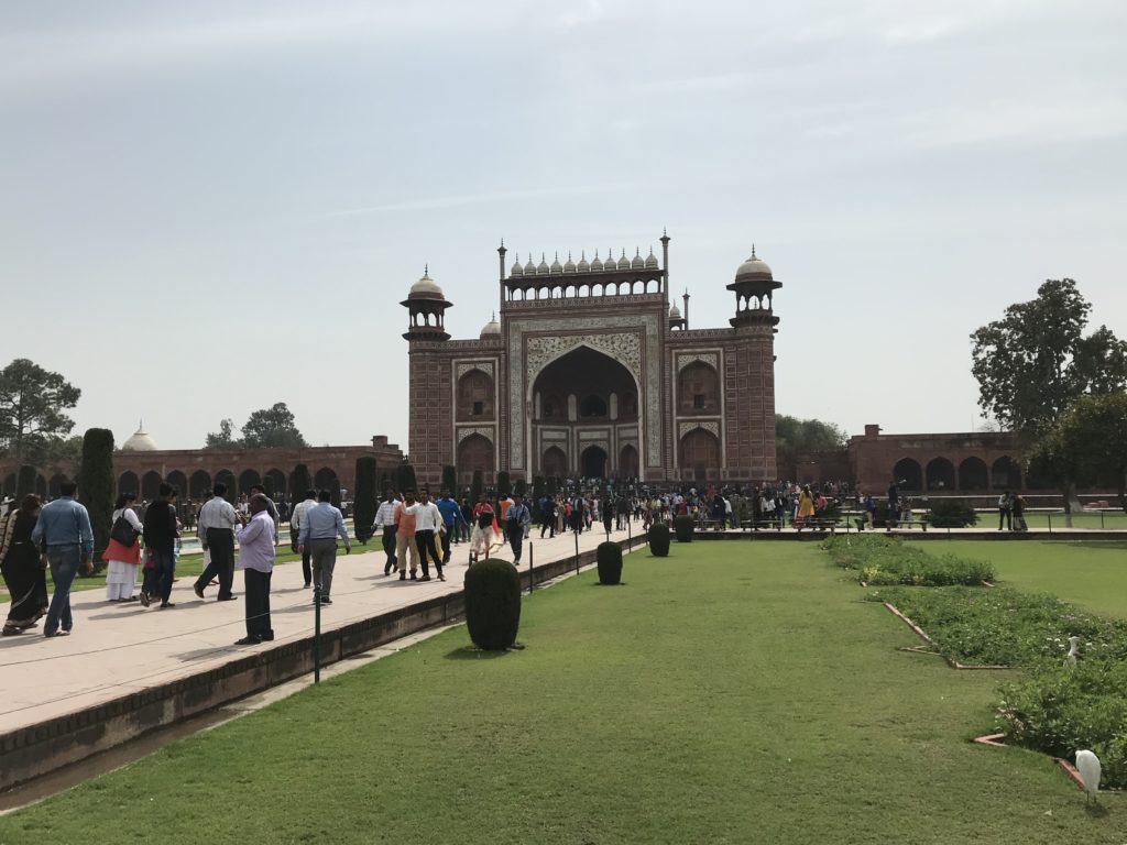 Darawaza-i-rauza in the Taj complex.